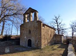 Datada del segle XII, l’edifici original es conserva en gran part, ja que únicament fou suprimit l’absis romànic per un presbiteri rectangular al segle XVII.